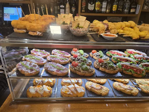 Bar Ávila: Sabores auténticos en el corazón de Burgos