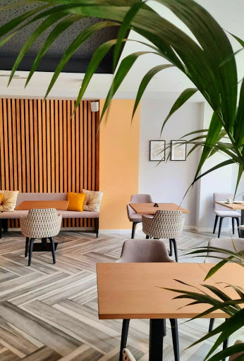 Ginbulevar: Deliciosa experiencia culinaria en Córdoba con un ambiente encantador 1 AF1QipMo178hUbnbRm 1VvrvV4Ftz0JhInsqi9PgGbfz