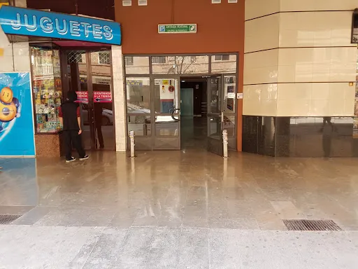 Meson Luis Rosua SL.: Un rincón del mar en Granada con marisco fresco