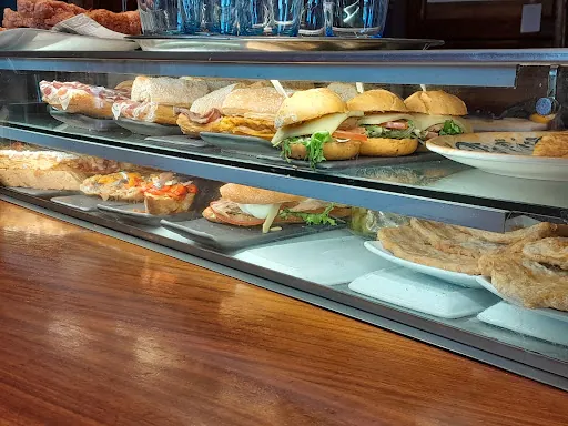 La Casona de la Vid: Un rincón acogedor con cocina española de calidad