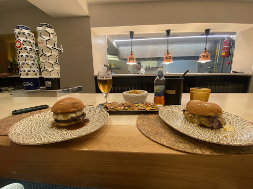 MADNESS smash burgers: Deléitate con las mejores smash burgers en Huesca 1 AF1QipMs51grOj 83WhQXi4KCcL2DeGFdUsKnsuY 8rQ