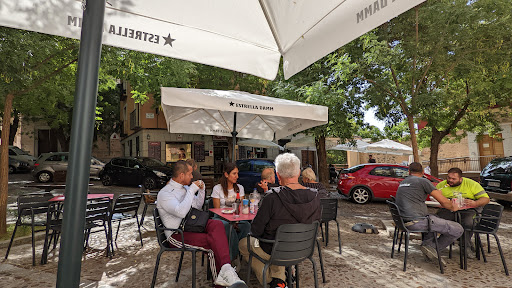 Virtudes: Sabor auténtico y terraza encantadora en Toledo 33