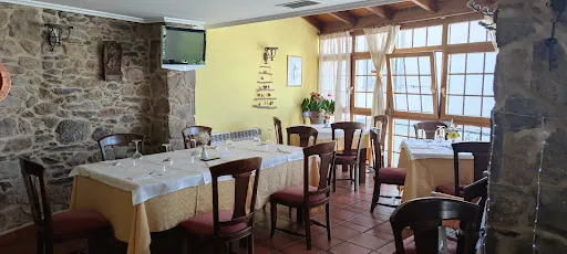 Restaurante Caldelas Sacra: Sabores mediterráneos en un rincón acogedor 1 Restaurante Caldelas Sacra: Sabores mediterráneos en un rincón acogedor