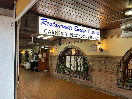 Bodega Claudio: Delicias mediterráneas en un ambiente familiar en Roquetas 1 Bodega Claudio: Delicias mediterráneas en un ambiente familiar en Roquetas