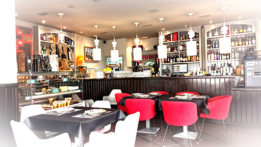 Charlotte: Deliciosa cocina mediterránea en un ambiente acogedor 58