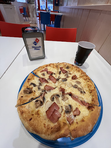 Domino's Pizza - Sinforiano Madroñero: Sabores auténticos en cada bocado de tus pizzas favoritas 3