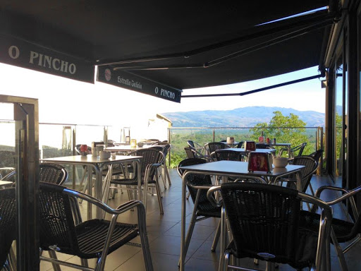 Taperia- Cervexería O Pincho: Deliciosas tapas en el corazón de Maceda 1