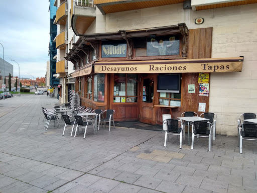Cervecería Naguare: El rincón ideal en León para saborear tapas y hamburguesas exquisitas 30