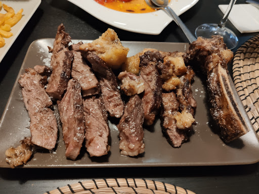 iL Piacere Gastrobar: Sabores europeos en el corazón de O Barco de Valdeorras 1 AF1QipN NMv Jh G2l9dJKXT3JlR59nH6nXdL8Bs2UZL