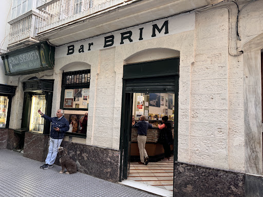 Brim: Café clásico en el corazón de Cádiz, ¡experiencia única! 5 AF1QipN2pMejcz23MDcE5iYURqZc3e4tVcP9CJTPWFrR