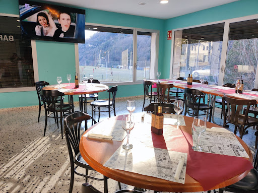Meson Cafeteria Dany: Sabores auténticos y acogedor ambiente en Oviedo 15 AF1QipN2sZxu BlZW6TsHNS0LBSVkUzKufN30ANqrIEf