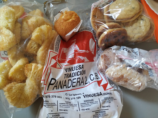 Carlos Panaderia: Delicias tradicionales en el corazón de Vinuesa 52