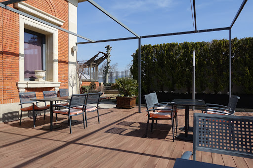 El Colegio: Sabor tradicional y encanto acogedor en Pamplona 1