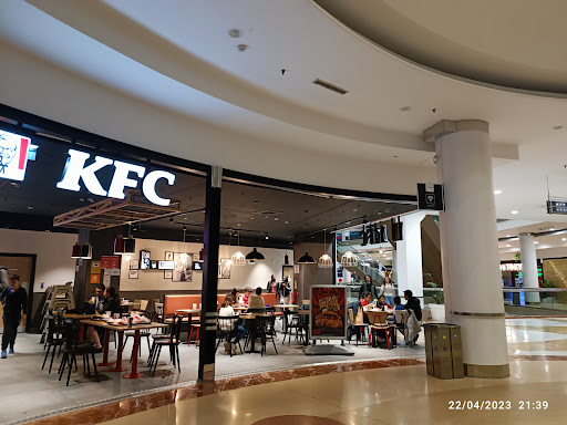 KFC Los Prados: Sabor irresistible en el corazón de Oviedo 16 AF1QipNDAGC3 1iGuQiIfEVCnF98 aDEideuTXUtjgmm