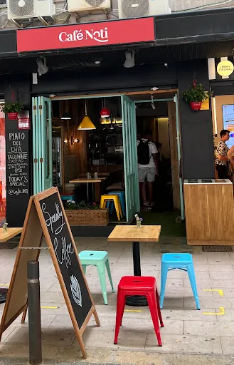 Noti – Coffee & Kitchen: Café artesanal y recetas familiares en Palma