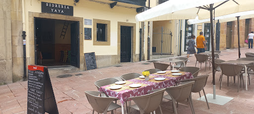 Sidreria Yaya: El sabor auténtico de Asturias en Oviedo 1 AF1QipNFeEmd62JypFOjRg 4f9nj iWULEA3sfgm 3WJ