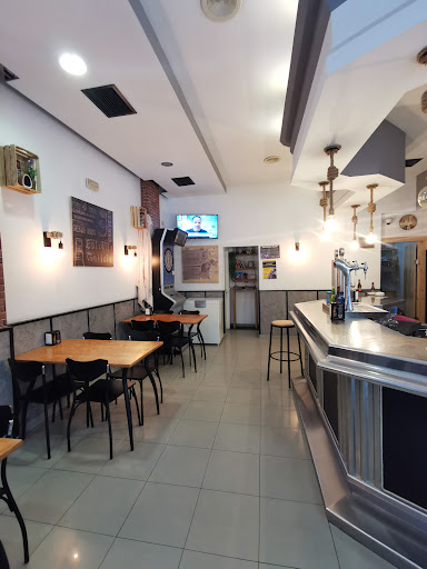 Cafetería Sombra: Un rincón acogedor en Ourense para saborear café y buen trato 23