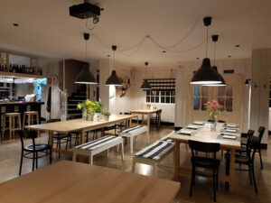Taberna La Guardilla: Un rincón acogedor en Monachil con deliciosa parrillada mediterránea 7 AF1QipNHYu5Wdl6Lenx1OogyAg67AcgPT4yXqgY7LmuE