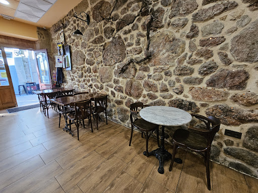 Taperia Gaia: Sabor auténtico en Celanova con tapas irresistibles 39