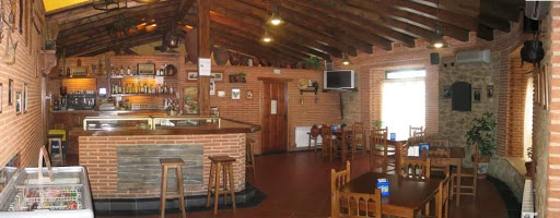 La Tinaja: Cocina casera en Sobradillo con famosos pinchos 21 AF1QipNJHYW3K3tlq XHHHsY1THt zO 5RYYEpgQYKE