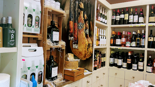 Bar Abaceria La Plaza: Deléitate con el mejor atún en Barbate 1 AF1QipNK0 wCiTc1ylv1EGqKmSYvLBMER4OPG61dgaKs