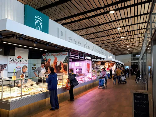 De Aqui: Deliciosos pinchos en un encantador mercado de Vitoria-Gasteiz 1 De Aqui: Deliciosos pinchos en un encantador mercado de Vitoria-Gasteiz