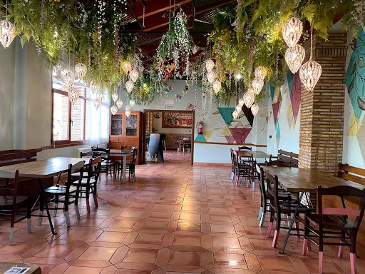 Taberna Mercedes: Un rincón acogedor con sabores auténticos en Soria