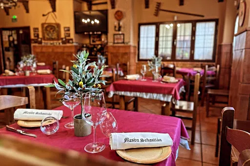 Mesón Sebastián: Comida exquisita y ambiente familiar en Bailén