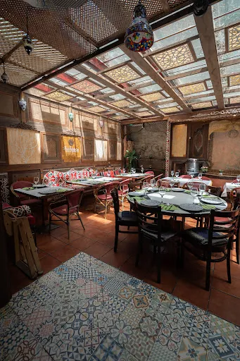 Arabesca Restaurant: Delicias libanesas en el corazón de Sevilla