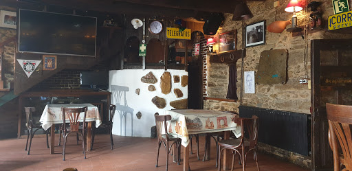 PUB SCAPARATE: Disfruta del sabor local en El Puente 1