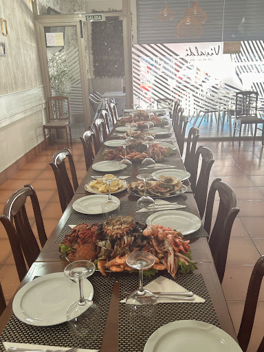 Restaurante Cafetería La Carabela: Sabores únicos en Barbadás junto a la mejor compañía 16