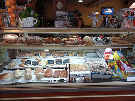 Dulce & Salado: Delicias locales en el corazón de O Barco 35 AF1QipNNIxrG3sCyPxglCxOJqjyQWpXV UgpKijBOj6w