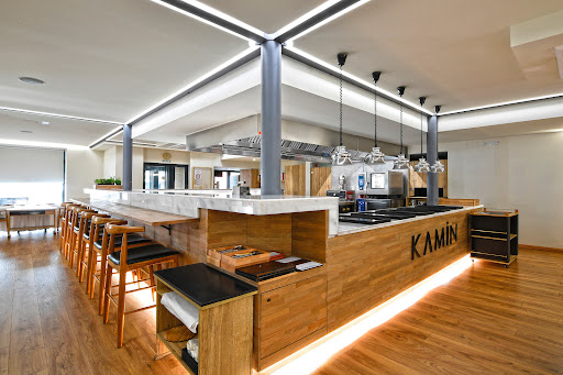 Restaurante KAMÍN: Delicias únicas en León con un toque gourmet 47 AF1QipNNdXvQUpEdm4jLa42WVVwHlVq548HITfjLTf2W