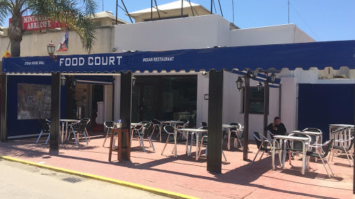Food Court / Indian Restaurant & Pizza: Sabores únicos en el corazón de Chiclana 2 AF1QipNOKQ2KpavmFuAVX
