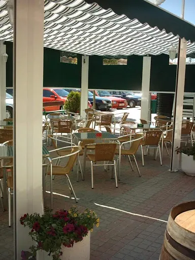 Bar Restaurante El Paseo: Disfruta de tapas irresistibles en un ambiente acogedor en Cabezón de Pisuerga