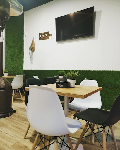 Café JJ: Un rincón acogedor en Ourense con sabores irresistibles 45 AF1QipNPomweW20bkGNsdhMpG8CJOkCd0GSeQgU1tbYT