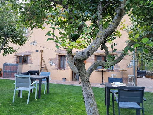 El balcón del Dulce: Un rincón encantador junto al río con deliciosas carnes y un ambiente acogedor 1 AF1QipNSK19Fnii7tDT5s UOFNifp2yFH