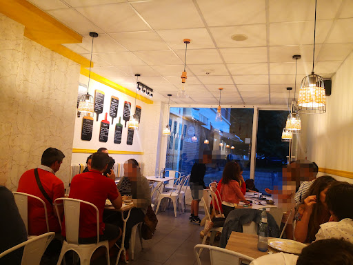 Rizvantella: Sabores excepcionales en el corazón de Pamplona 42 AF1QipNVl1WfJjQq59BWkQnla rrDK7pmKHXgCrZ IV
