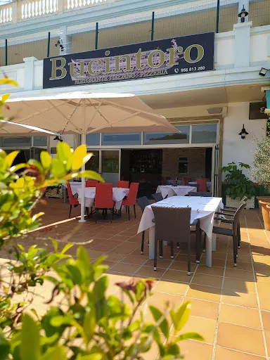 Bucintoro: Sabores italianos en San Roque con auténticas pizzas que conquistan 1 Bucintoro: Sabores italianos en San Roque con auténticas pizzas que conquistan