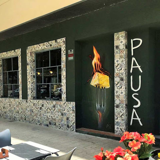 La Pausa: Un rincón en Albacete donde la comida exquisita y el buen trato se unen. 48 AF1QipNWeVelEvgttj0IW qdfdm8 cy knpjnic 5b7R