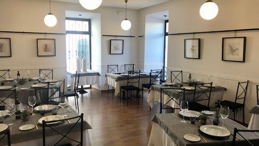 Restaurante Las Barandas: Sabor auténtico y ambiente acogedor en Los Santos de Maimona 32 AF1QipNX Vay4LnJjOY3XgUqfkCSXgmy1wR ARdYkpSZ