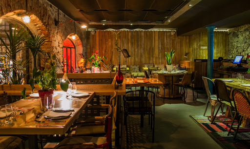 La Malinche: Tapas irresistibles en el corazón de Santander 1 AF1QipNYItNv1R06uthwcw0LlLvN5 v0A29kF8c4ZIIb