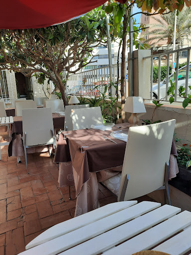 Caliu Restaurant: Un rincón gourmet en Torremolinos con encantadoras ensaladas 1 AF1QipNYSS6LERsp0YjC48dv14OLXgkvsUDlFuAe2LBl