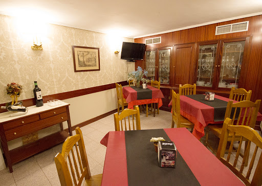 Bar Roma cafetería: Deliciosos pintxos y un ambiente acogedor en el corazón de Bilbao 18