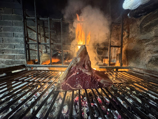 Meson de Benas: Sabor a brasa en el corazón de Benasque 2 AF1QipNZrDH7KCLV 3oSjKy0w0cn6o7sJHQS zl149nr