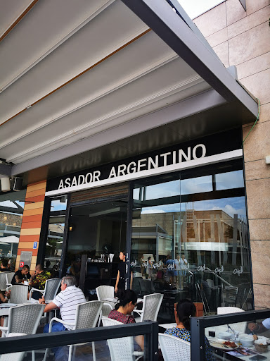 Che Restaurant: Sabor a asador en el corazón de Palma 45 AF1QipN lsL6RffjqPzM4mlrbsn0vem W i P22D43vT