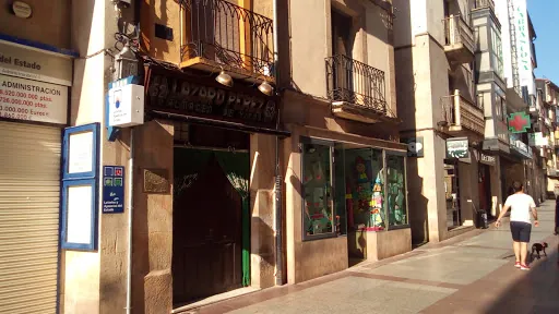 Vinos Lazaro: Una taberna emblemática en Soria para disfrutar auténticos vinos
