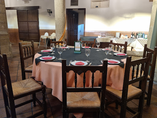 Los Arcos del Bosque: Un rincón acogedor con sabor auténtico en Oropesa 27 AF1QipNbQV7JzEmQCP57sqte8I0LamoMTDGPA5UV8LdE