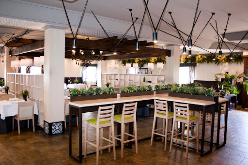 Restaurante La Vestida: Delicias mediterráneas en un ambiente acogedor 52 AF1QipNbmUxeedCK69mnhWnr3L gWyYoGZAHYla pOI