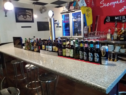 Bar Capital Pool: Un rincón único en Mérida para saborear momentos junto a la piscina 24 AF1QipNctGnUmEEr LXIH1zhS9VnOAtYJiDouqBEEkWb